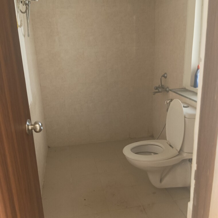 Bathroom, jaypee-greens-kosmos 3 Bedroom 817 Sq.Ft. Apartment In Sector 134 Noida 9686052