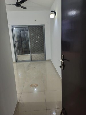 3 BHK Apartment For Rent in Gulshan Bellina, Sector 16 Greater Noida