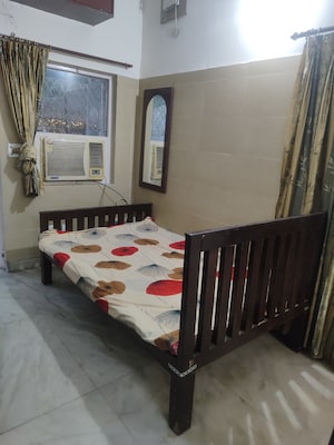 Studio Independent House For Rent in Varun Enclave, Sector 28