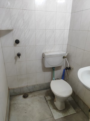 Bathroom in Studio Independent House at Varun Enclave, Sector 28 – for Rent