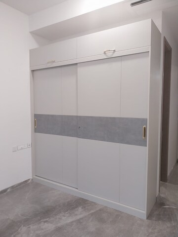 Furnished Amenities in 3 BHK Apartment at Prestige Jasdan Classic, Mahalaxmi – for Rent