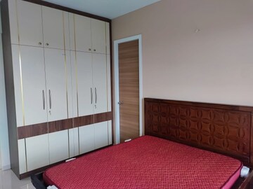 Room in 3 BHK Apartment at Kalpataru Exquisite Sierra, Wakad – for Rent