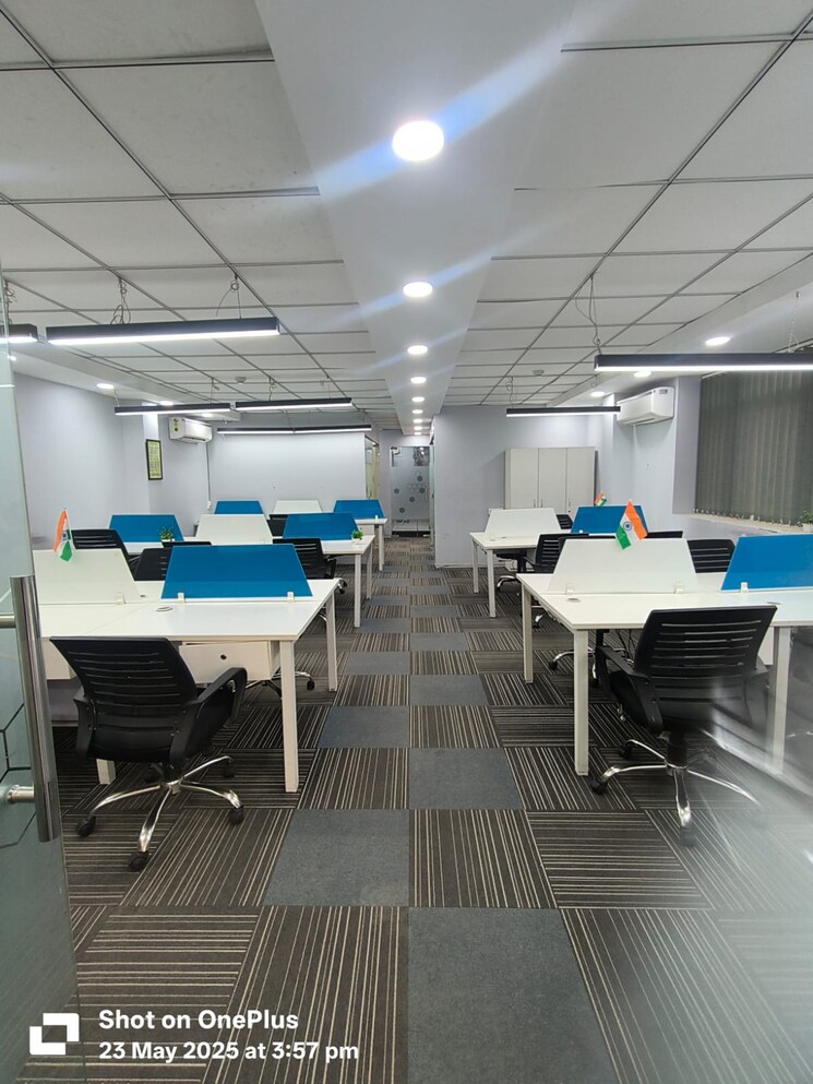 Team Area, sector 18 Commercial Office Space 3000 Sq.Ft. In Sector 18 Gurgaon 9686093