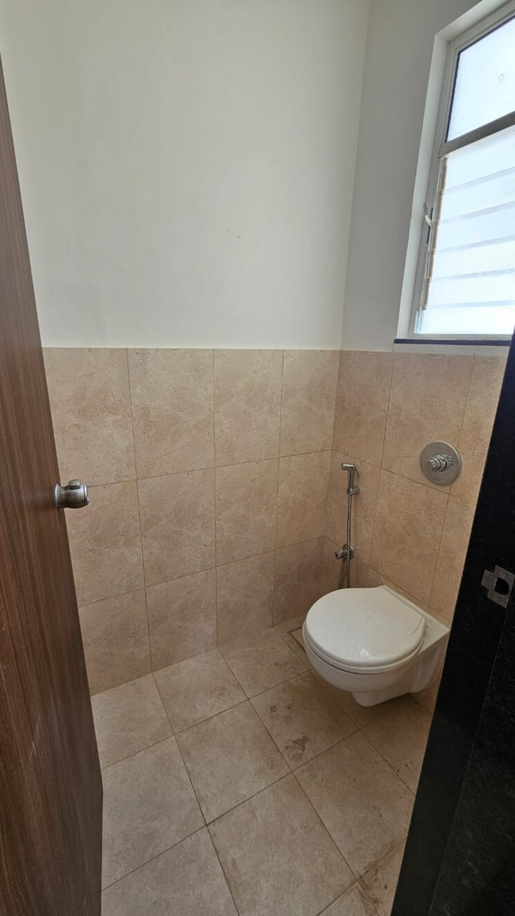 Bathroom, yashwin-orrizonte 1 Bedroom 500 Sq.Ft. Apartment In Kharadi Pune 9686095