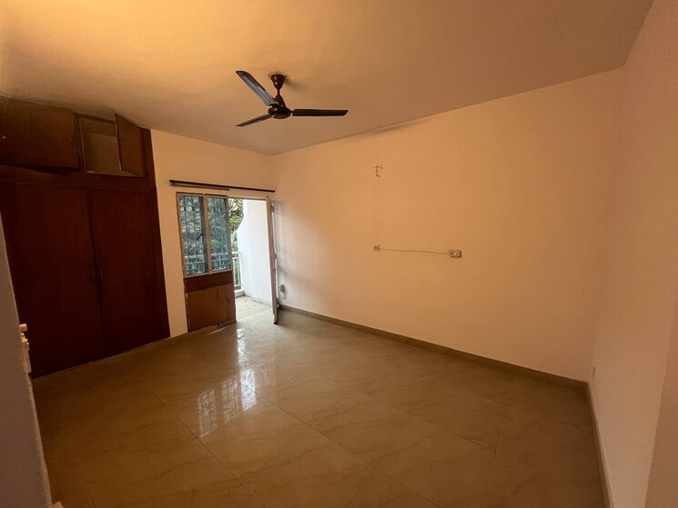 Room, vasant kunj 3 Bedroom 1500 Sq.Ft. Apartment In Vasant Kunj Delhi 9686108