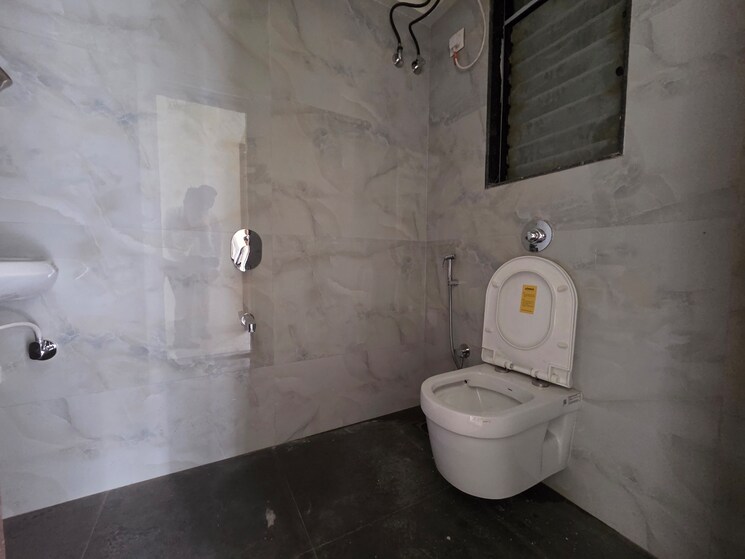 Bathroom, goregaon west 2 Bedroom 657 Sq.Ft. Apartment In Goregaon West Mumbai 9686145