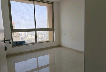 Room in 2.5 BHK Apartment at Uma Sparta, Ghodbunder Road – for Sale