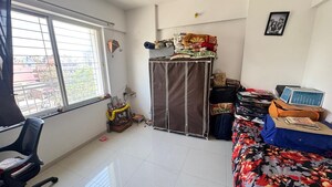 Room in 2 BHK Apartment at Golden Winds, Lohgaon – for Rent