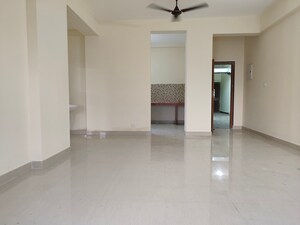 Room in 1 BHK Apartment at Sector 14 Dwarka – for Rent