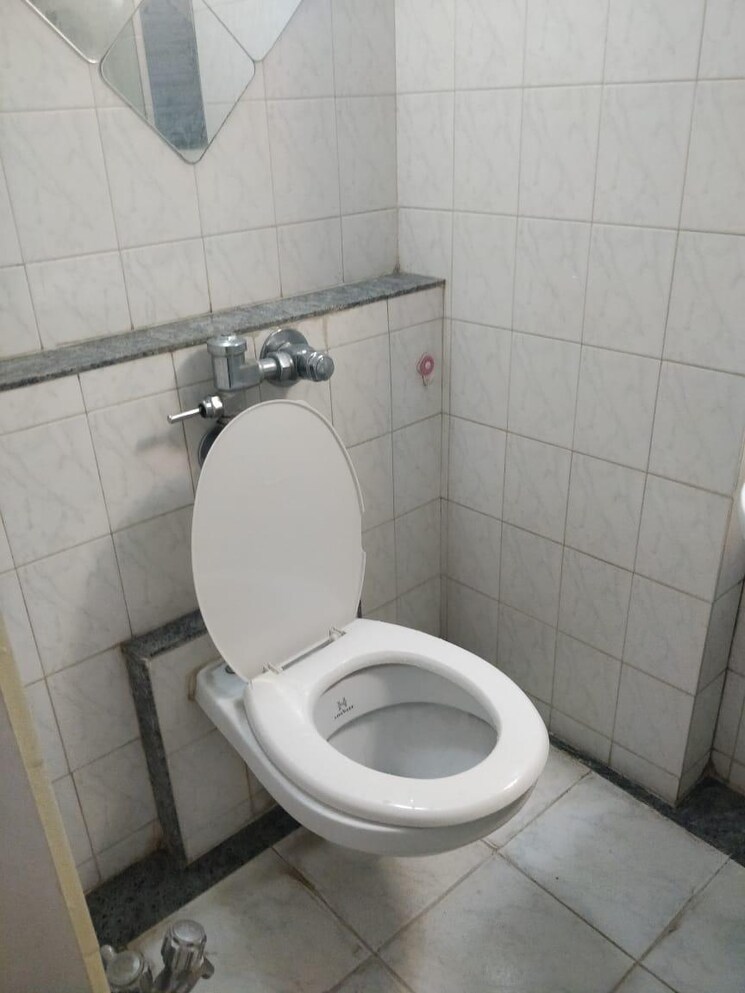 Bathroom, k-raheja-ascencio 2 Bedroom 740 Sq.Ft. Apartment In Chandivali Mumbai 9686256