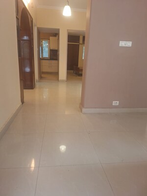 Room in 3 BHK Apartment at Vasant Kunj – for Rent