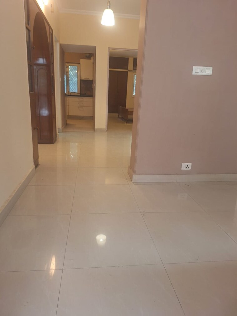 Room, vasant kunj 3 Bedroom 1500 Sq.Ft. Apartment In Vasant Kunj Delhi 9686255