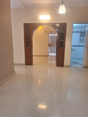 Room in 3 BHK Apartment at Vasant Kunj – for Rent