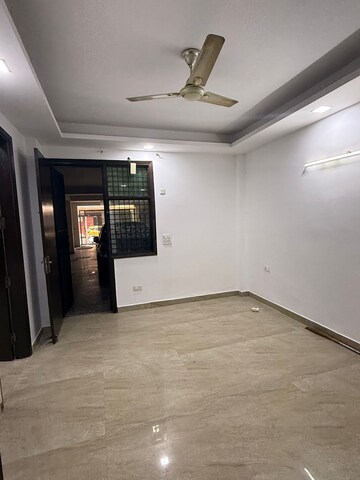 Room in 1 BHK Apartment at Saket – for Rent