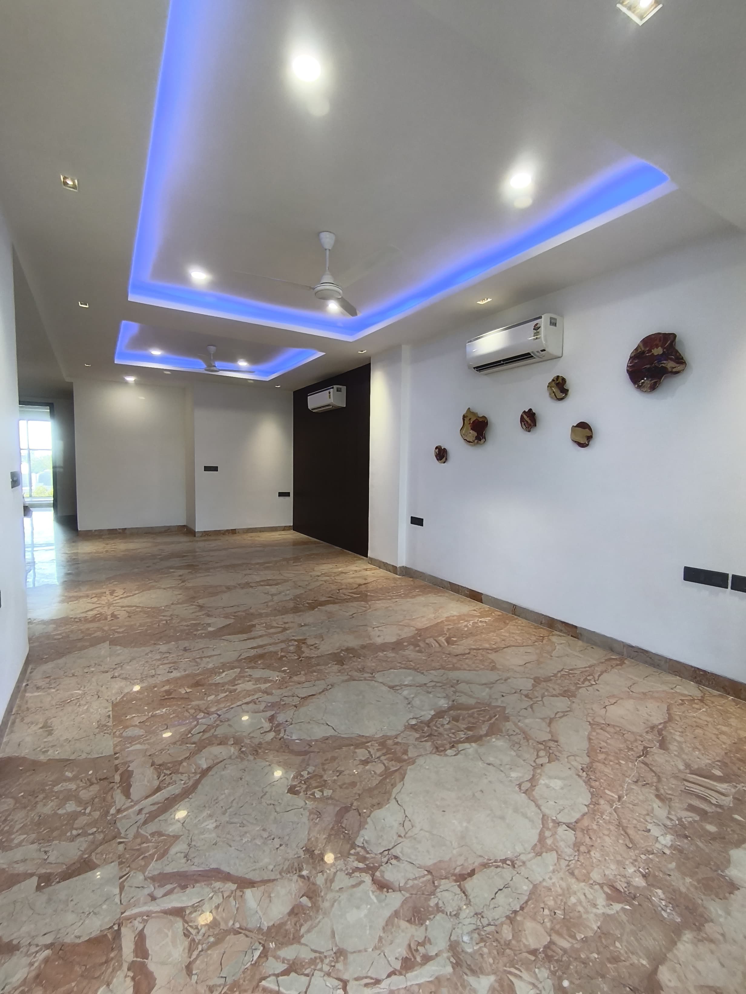 3 BHK + Extra Room 1800 Sq.Ft. Builder Floor in Ansal Sushant Lok I