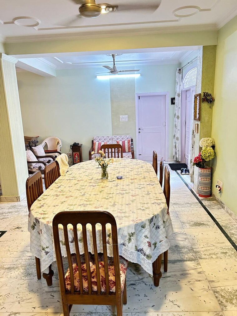 Dining area, vasant kunj 2 Bedroom 1400 Sq.Ft. Apartment In Vasant Kunj Delhi 9686390