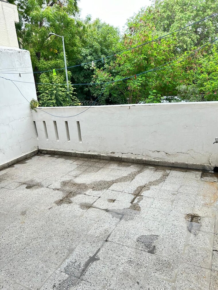 Balcony, vasant kunj 2 Bedroom 1400 Sq.Ft. Apartment In Vasant Kunj Delhi 9686390