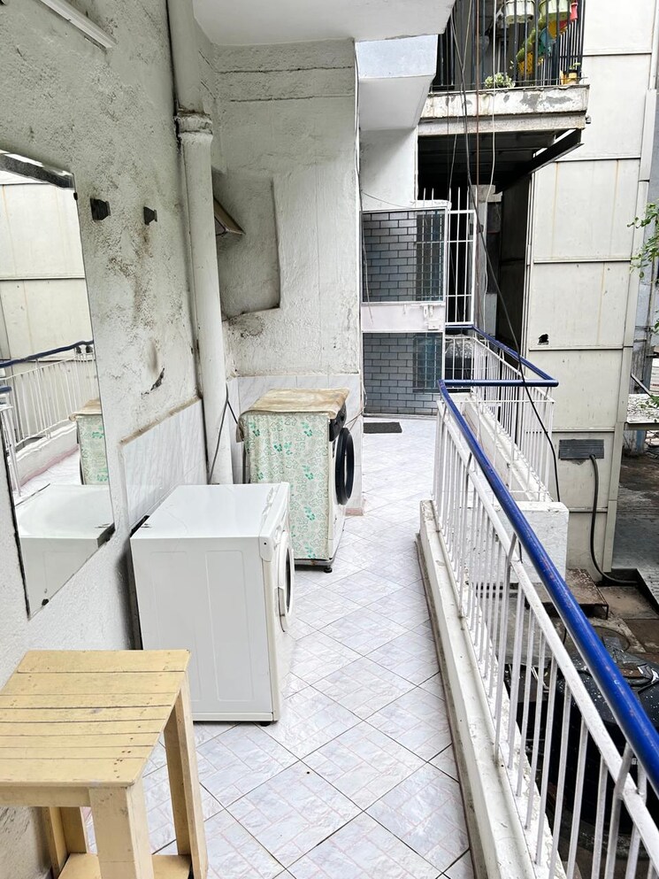 Balcony, vasant kunj 2 Bedroom 1400 Sq.Ft. Apartment In Vasant Kunj Delhi 9686390