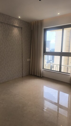 Room in 2 BHK Apartment at Hiranandani Highland, Powai – for Rent