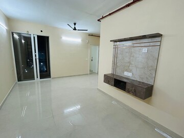 Room in 2 BHK Apartment at Signature The Millennia 2, Sector 37d – for Rent