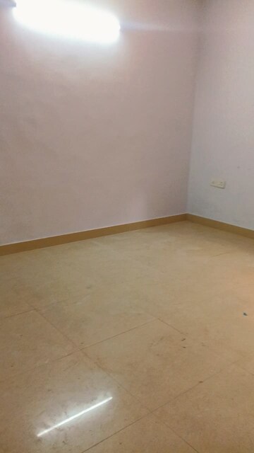 Room in 3 BHK Apartment at Vasant Kunj – for Rent