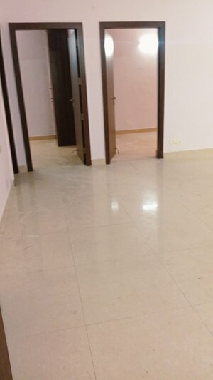 Room in 3 BHK Apartment at Vasant Kunj – for Rent