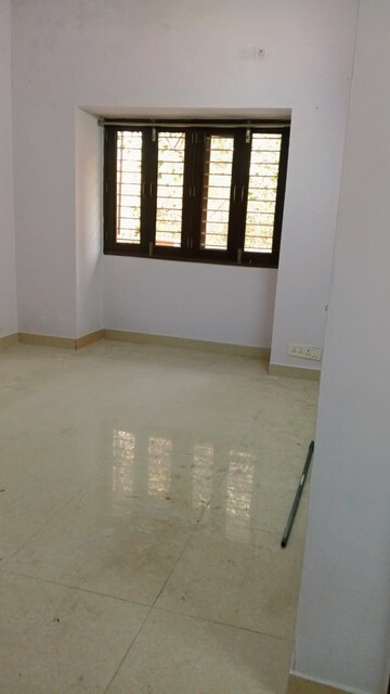 Room in 3 BHK Apartment at Vasant Kunj – for Rent