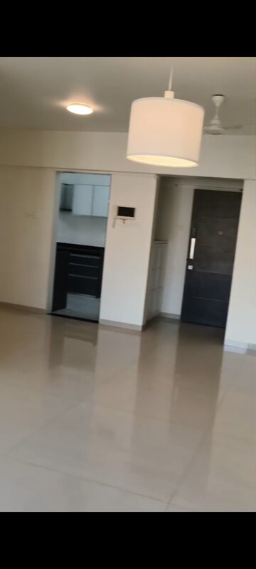 Room in 2 BHK Apartment at Paranjape Schemes Royal Court, Andheri East – for Rent