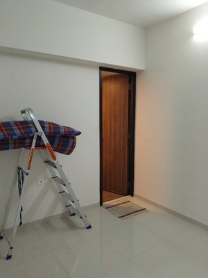 Furnished Amenities in 1 BHK Apartment at Lodha Amara, Kolshet Road – for Rent