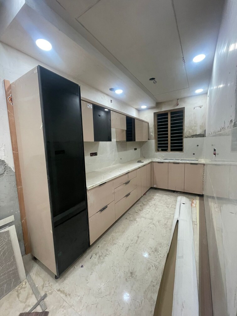 Kitchen, sector 85 3 Bedroom 350 Sq.Yd. Builder Floor In Sector 85 Faridabad 9686741