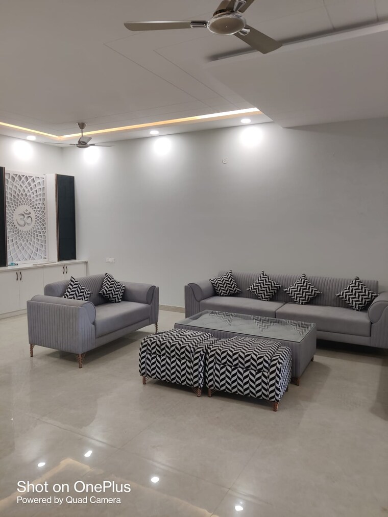 Living Room, sector 85 3 Bedroom 350 Sq.Yd. Builder Floor In Sector 85 Faridabad 9686741