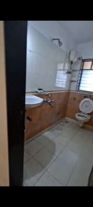 Bathroom in 1 BHK Apartment at Vora Estate, Vile Parle East – for Rent