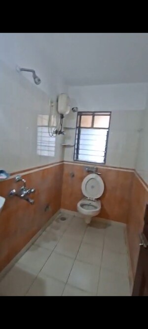 Bathroom in 1 BHK Apartment at Vora Estate, Vile Parle East – for Rent