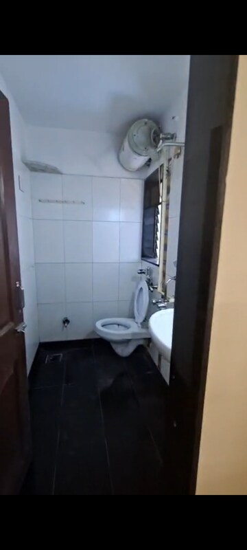 Bathroom in 1 BHK Apartment at Vora Estate, Vile Parle East – for Rent