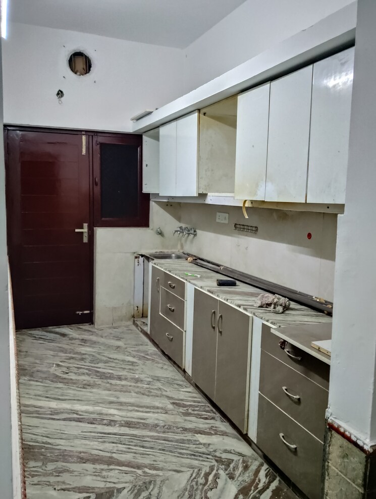 Kitchen, sector 17 2 Bedroom 2250 Sq.Ft. Builder Floor In Sector 17 Faridabad 9686808