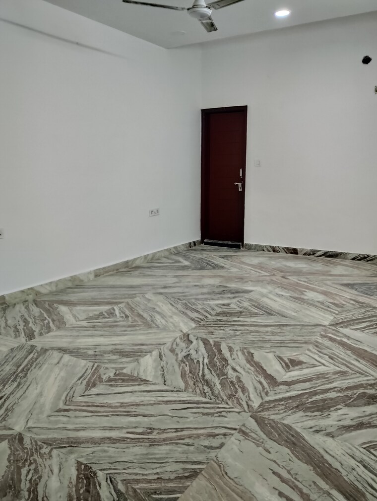 Bedroom, sector 17 2 Bedroom 2250 Sq.Ft. Builder Floor In Sector 17 Faridabad 9686808