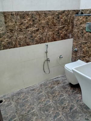 Bathroom in 2 BHK Builder Floor at Sector 17 – for Rent
