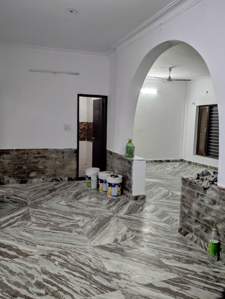 Living Room, sector 17 2 Bedroom 2250 Sq.Ft. Builder Floor In Sector 17 Faridabad 9686808