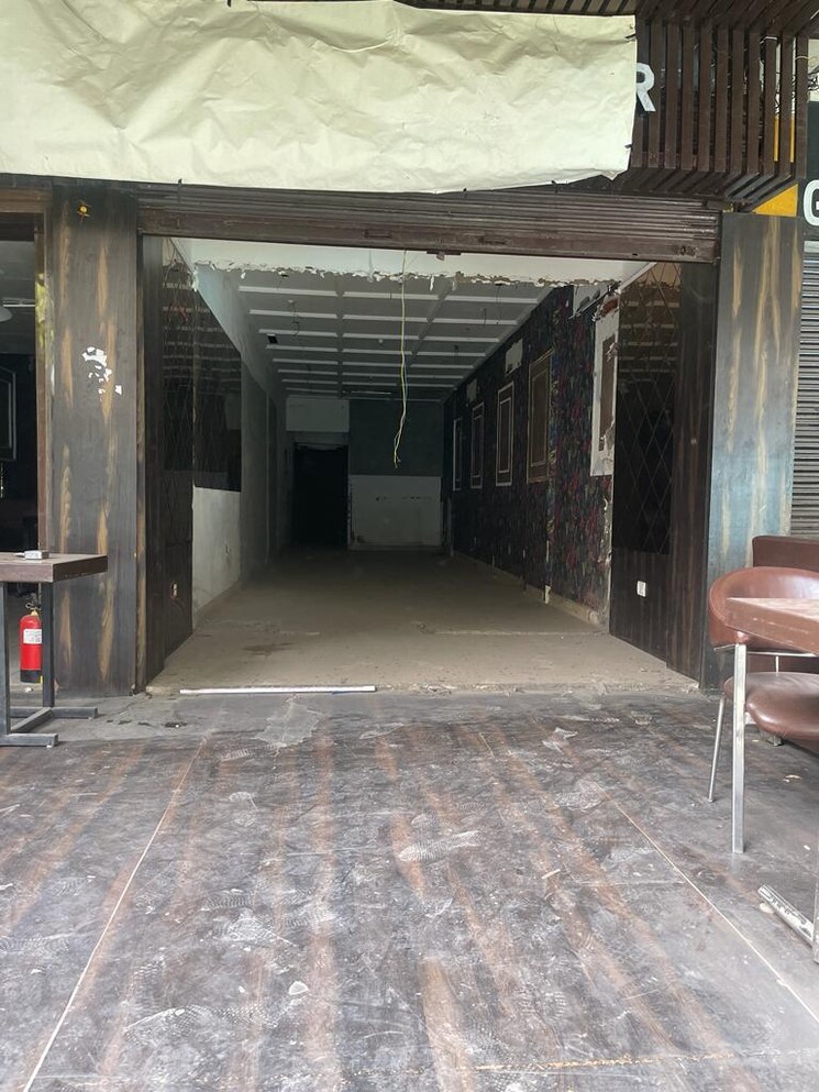 Exterior View, sheikh sarai Commercial Shop 550 Sq.Ft. In Sheikh Sarai Delhi 9686832