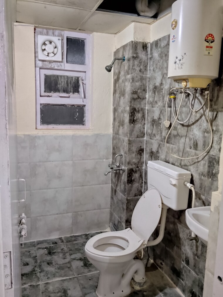 Bathroom, auric-city-homes 1.5 Bedroom 345 Sq.Ft. Apartment In Sector 82 Faridabad 9686836