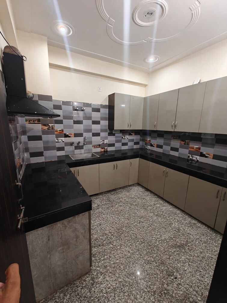 Kitchen, pi greater noida 1 Bedroom 40 Sq.Mt. Builder Floor In Pi Greater Noida Greater Noida 9686857