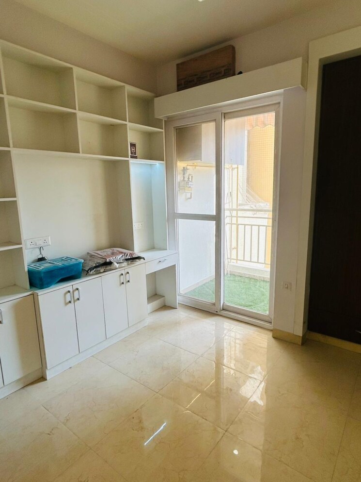 Room, supertech-cape-town 2 Bedroom 1082 Sq.Ft. Apartment In Sector 74 Noida 9686861