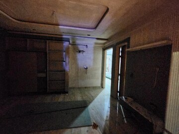 Building Lobby in 4 BHK Builder Floor at Rajendra Nagar – for Sale