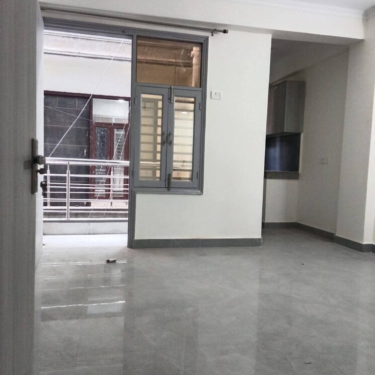 Room, saket 1 RK 400 Sq.Ft. Builder Floor In Saket Delhi 9686902