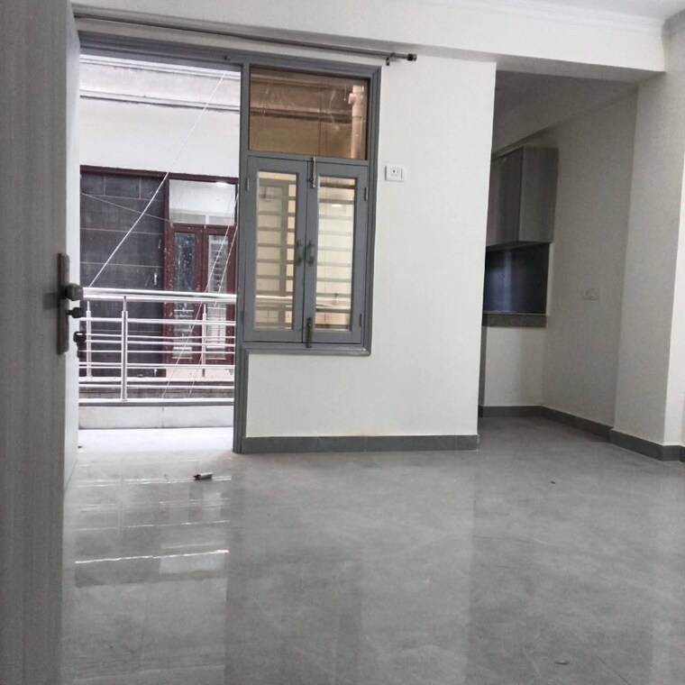 Room, saket 1 RK 400 Sq.Ft. Builder Floor In Saket Delhi 9686902