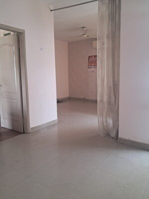 Room in 2 BHK Apartment at Mapsko Paradise, Sector 83 – for Rent