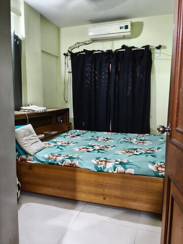 Bedroom in 1 BHK Apartment at Landmark Apartment Santacruz, Vakola – for Rent