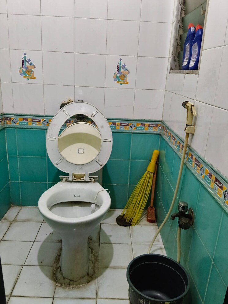 Bathroom, landmark-apartment-santacruz 1 Bedroom 500 Sq.Ft. Apartment In Vakola Mumbai 9686911