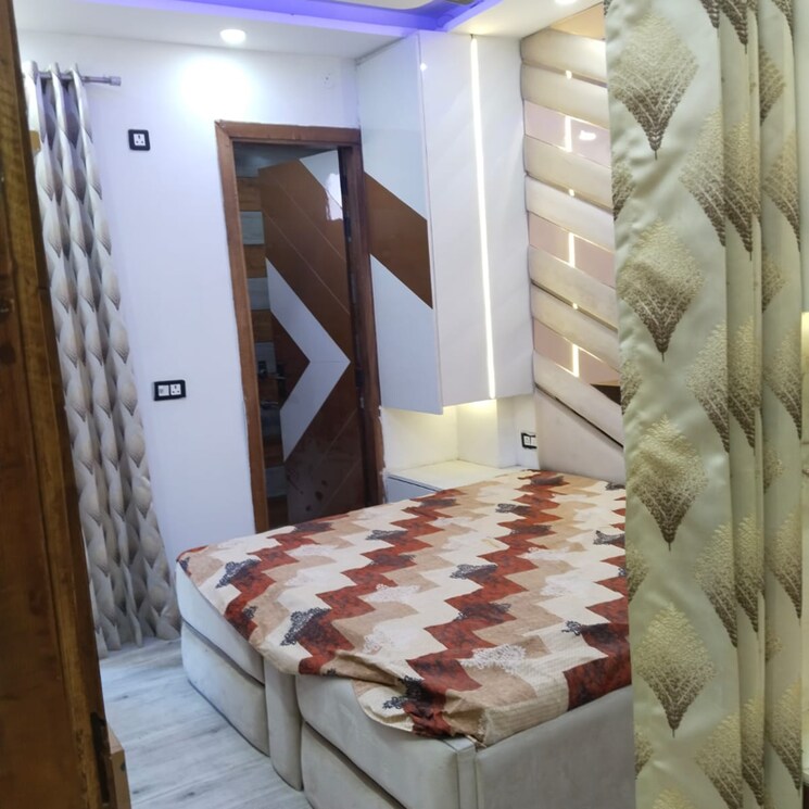 Bedroom, dwarka mor 2 Bedroom 60 Sq.Yd. Builder Floor In Dwarka Mor Delhi 9686983