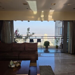 Living Room in 3.5 BHK Apartment at Imperial Heights Goregaon West, Best Nagar – for Sale